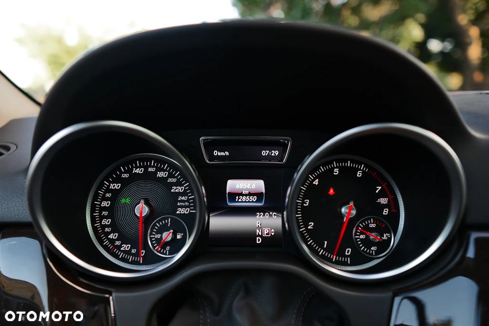 Mercedes-Benz ML - 23