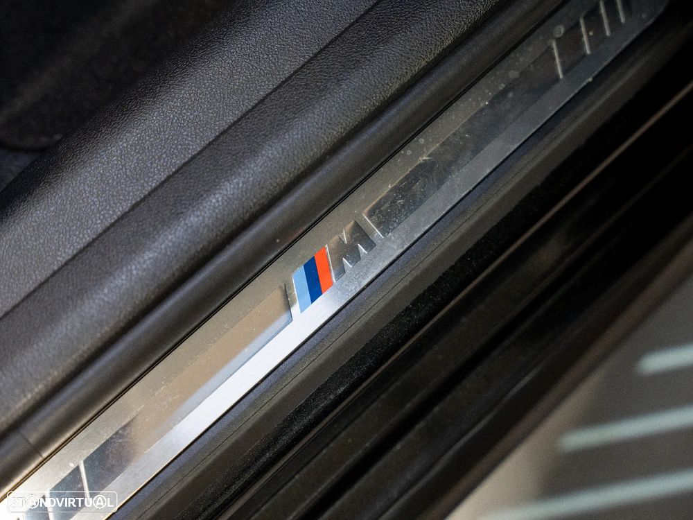 BMW 320 d Pack Desportivo M Auto - 21