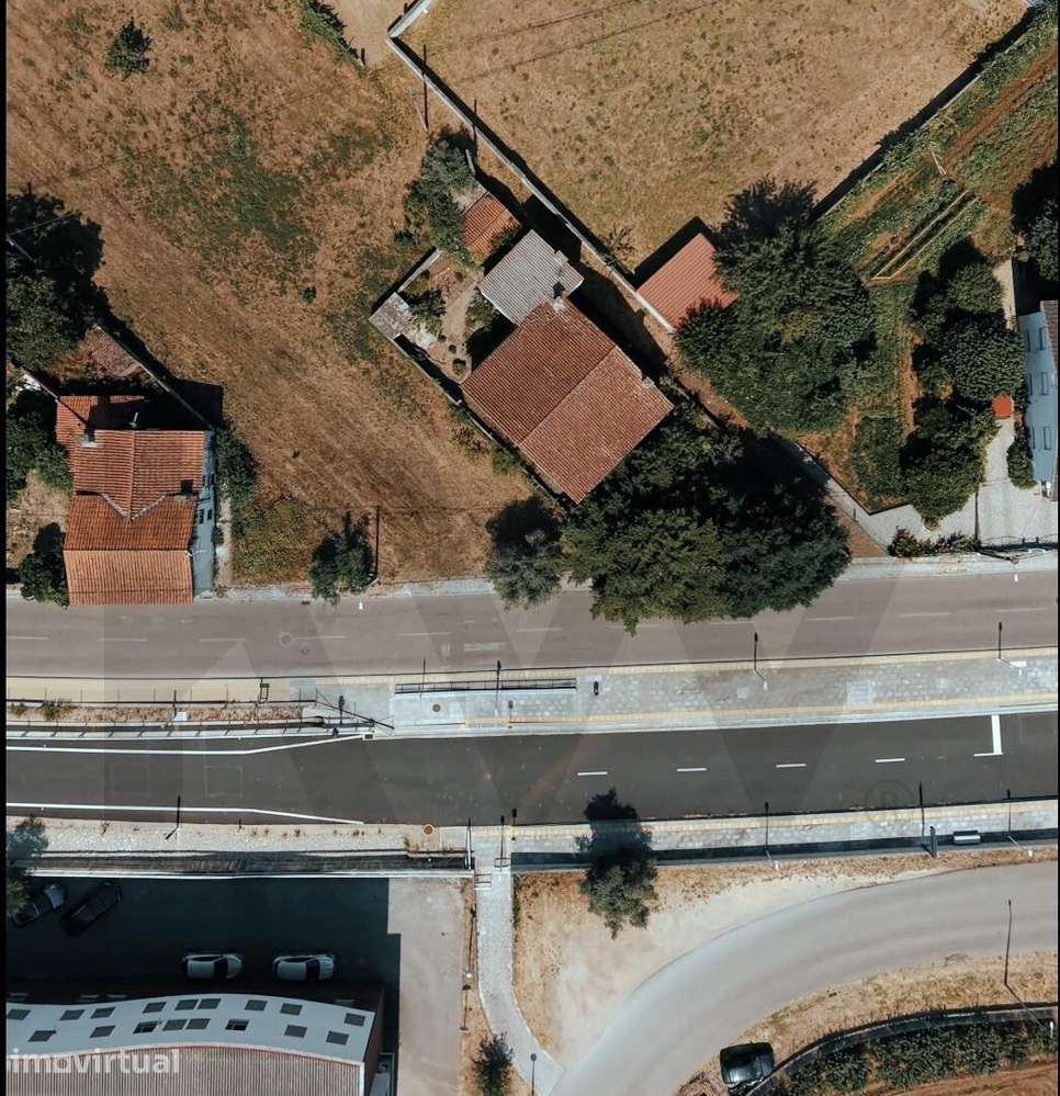 Moradia Independente na Lousã | Potencial de Investimento | Jardins | - Grande imagem: 2/20