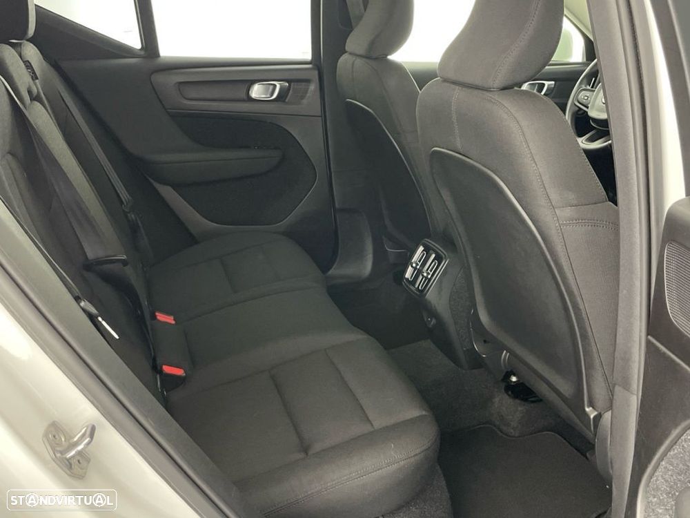 Volvo XC 40 2.0 D3 Momentum Plus Geartronic - 23