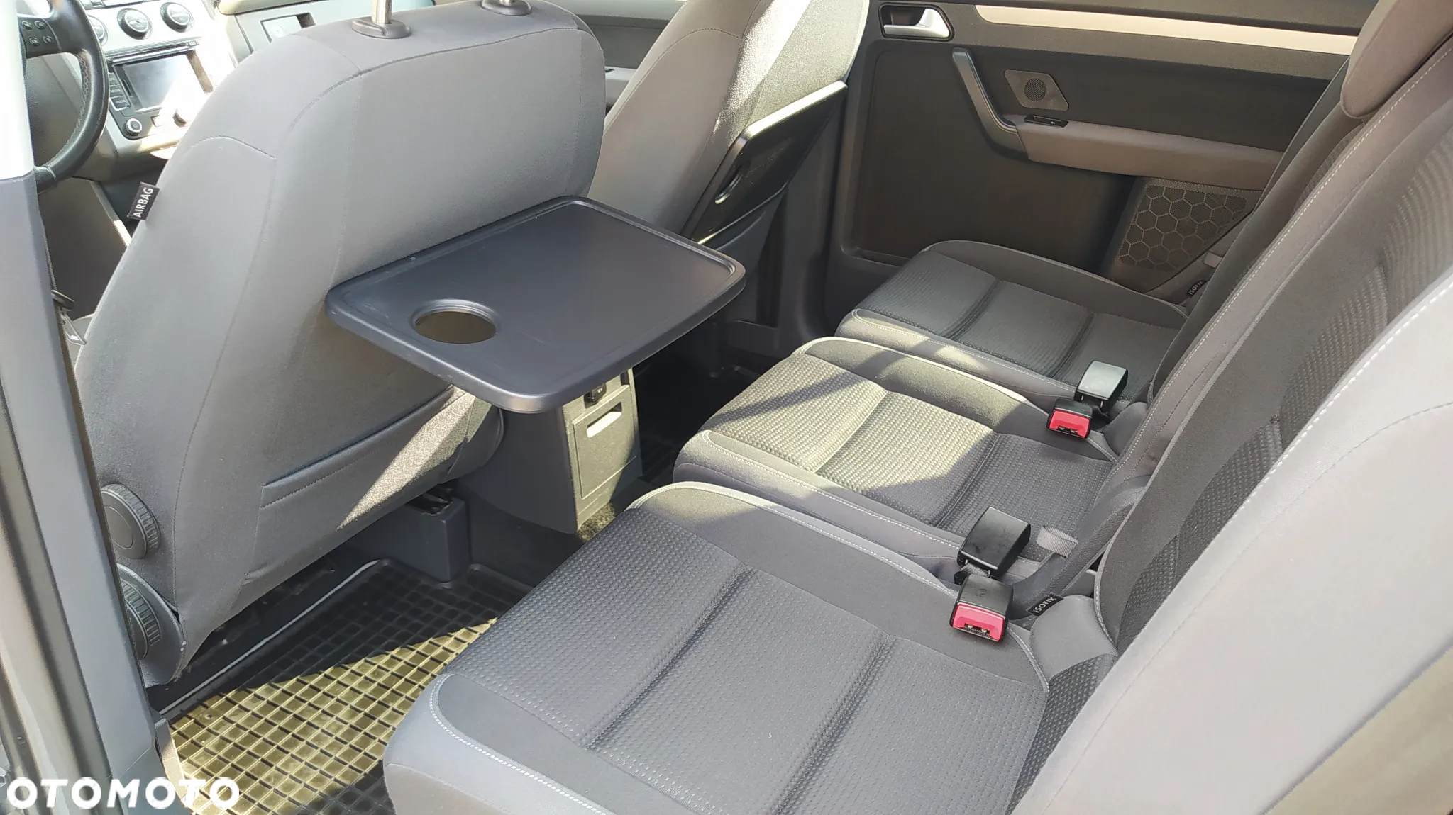 Volkswagen Touran 1.9 TDI Conceptline - 8