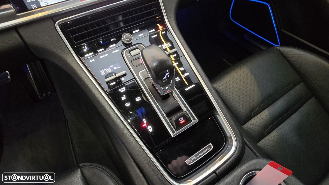 Porsche Panamera 4 E-Hybrid - 40