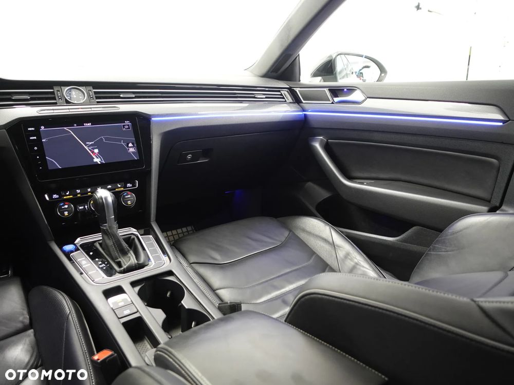 Volkswagen Arteon 2.0 TDI SCR DSG R-Line - 30