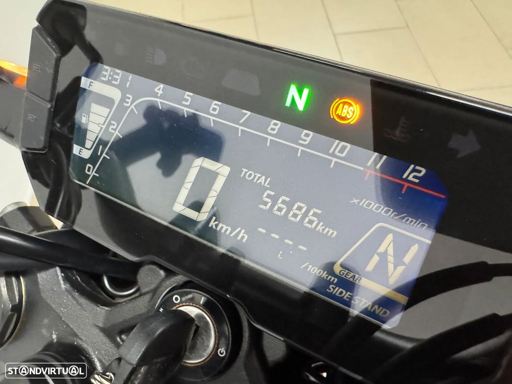 Honda CB 125 R - 12