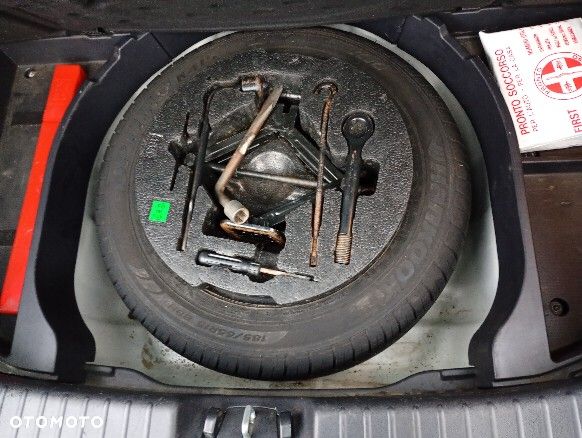 Hyundai i30 1.6 CRDi Base + World Cup - 31