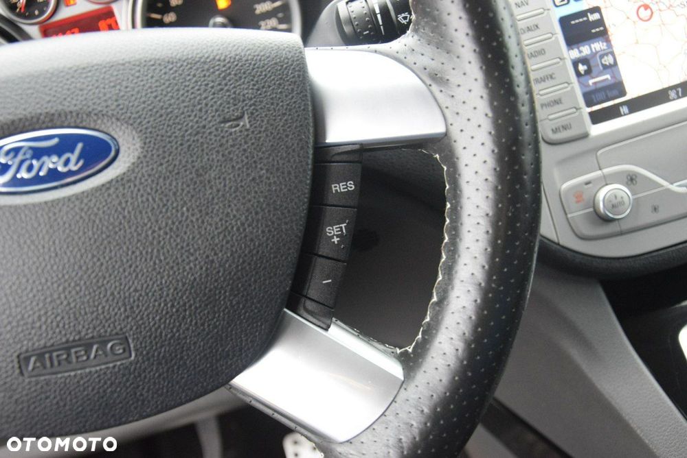 Ford Kuga 2.0 TDCi 4WD Titanium - 36