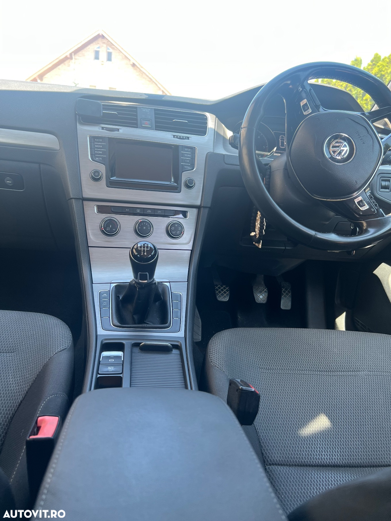 Volkswagen Golf 1.6 TDI BlueMotion Technology Comfortline - 6