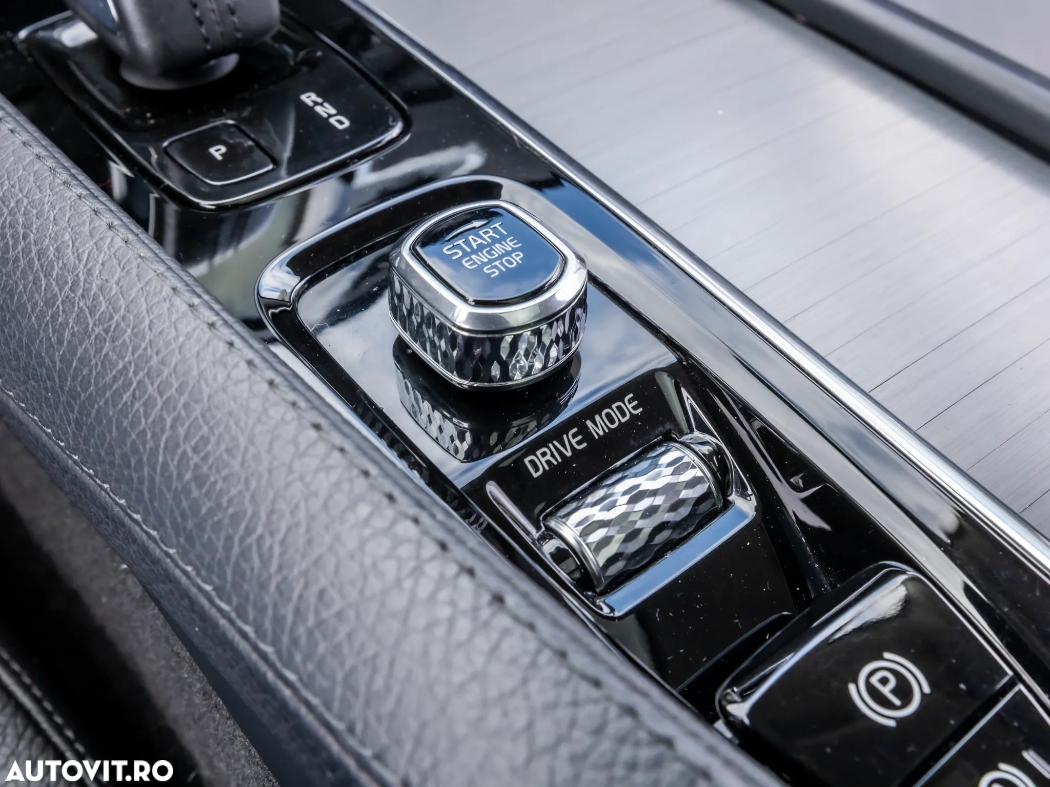 Volvo XC 90 T8 AWD Twin Engine Geartronic Momentum - 24