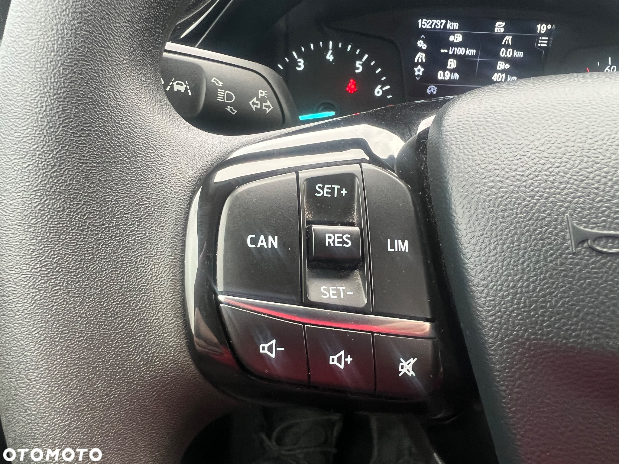 Ford Fiesta 1.0 EcoBoost S&S COOL&CONNECT - 8