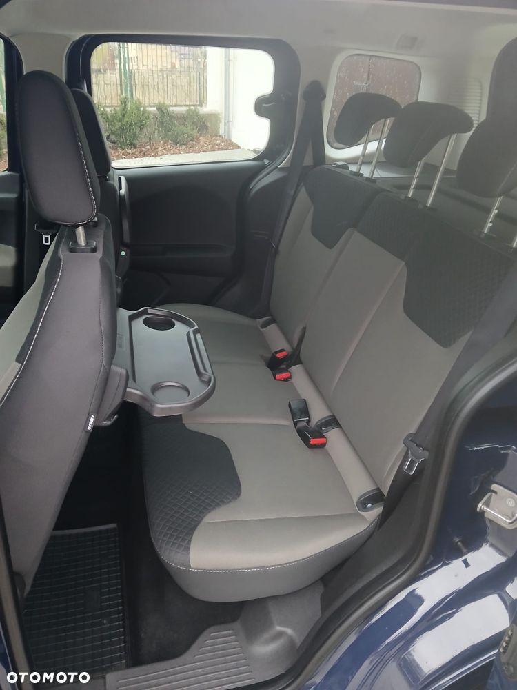 Ford Tourneo Courier - 14