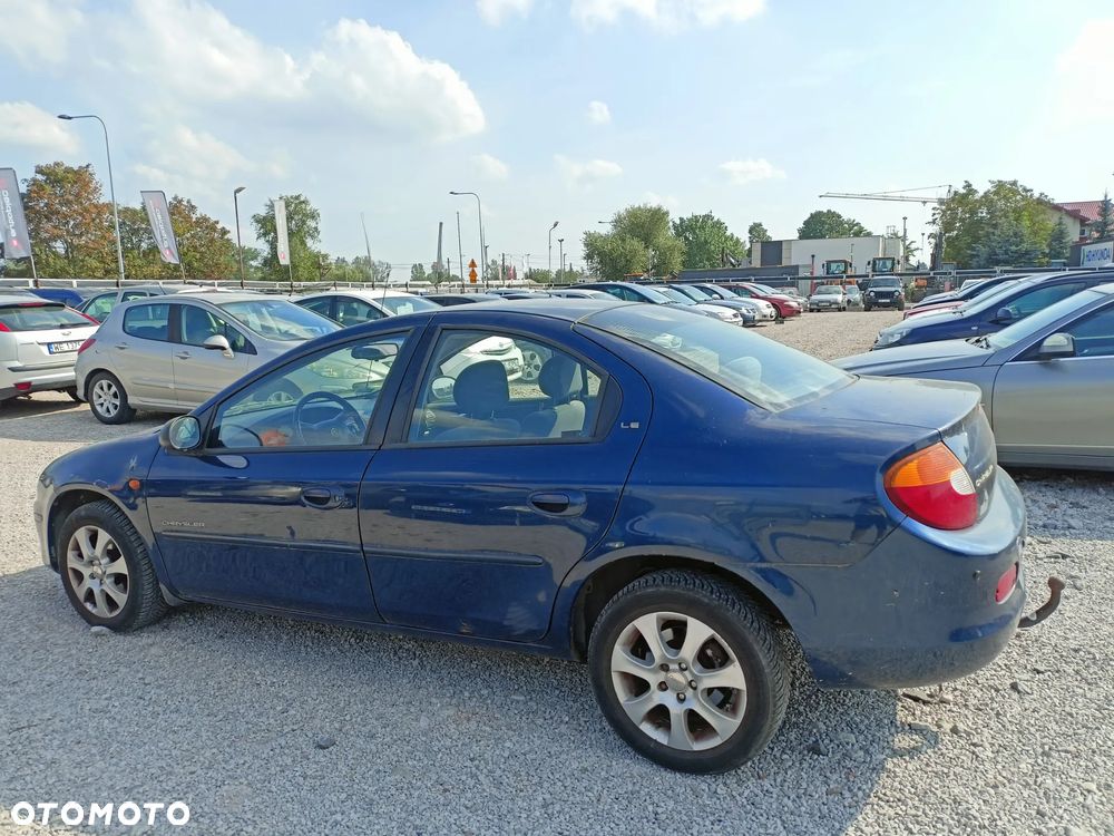 Chrysler Neon - 3