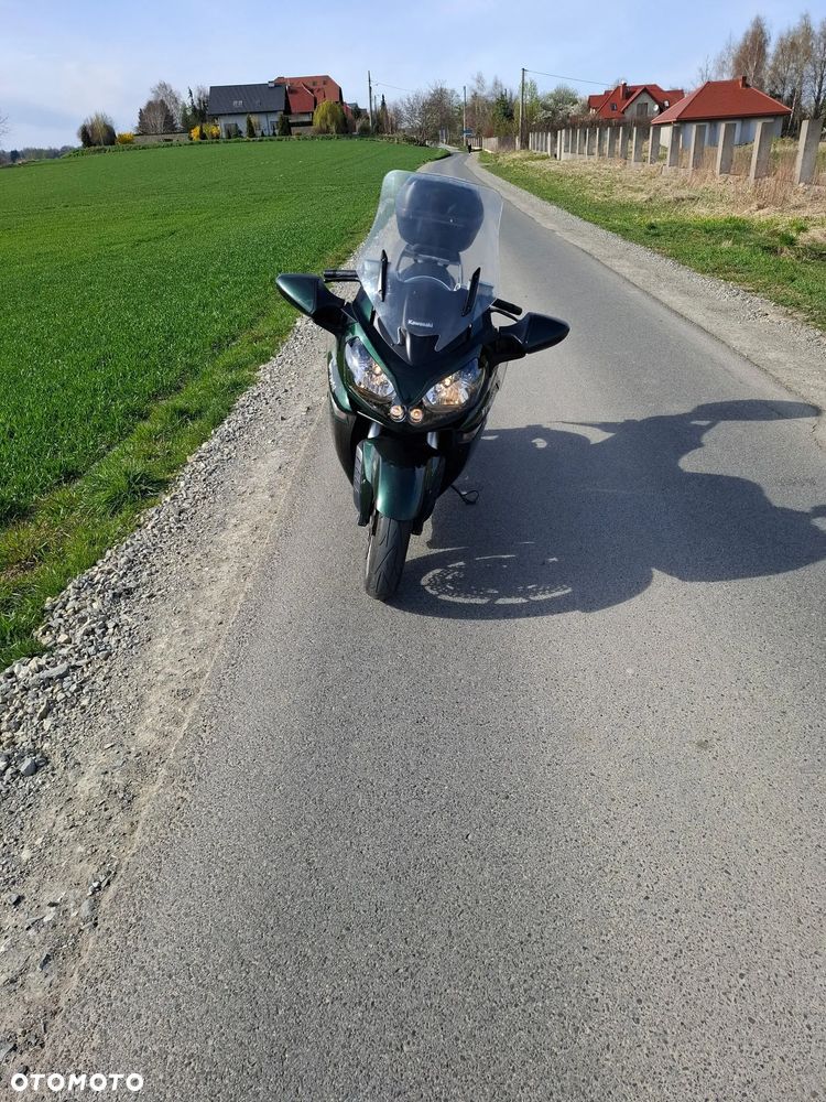 Kawasaki GTR - 3