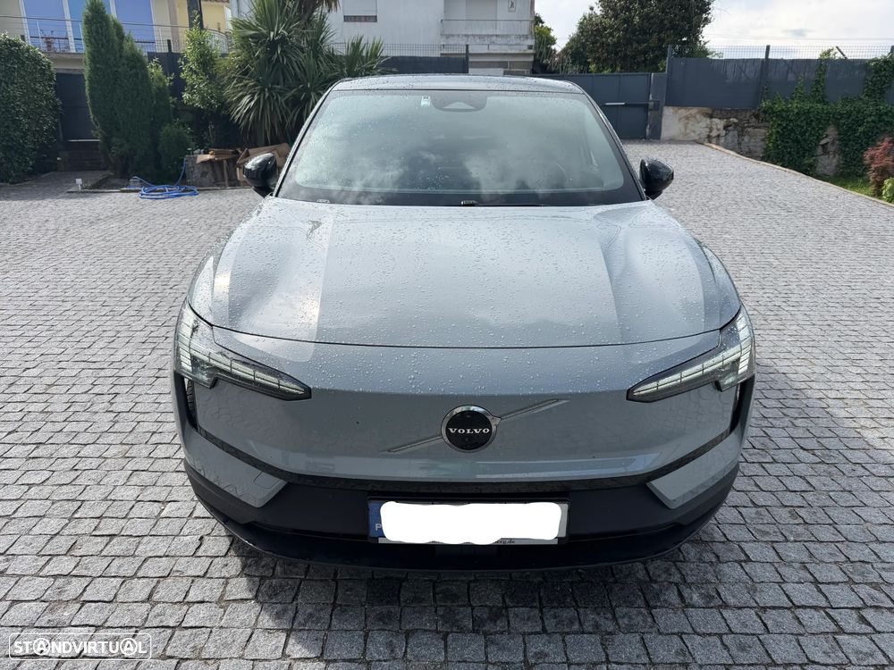 Volvo EX30 Single Motor Extended Range RWD Ultra - 3