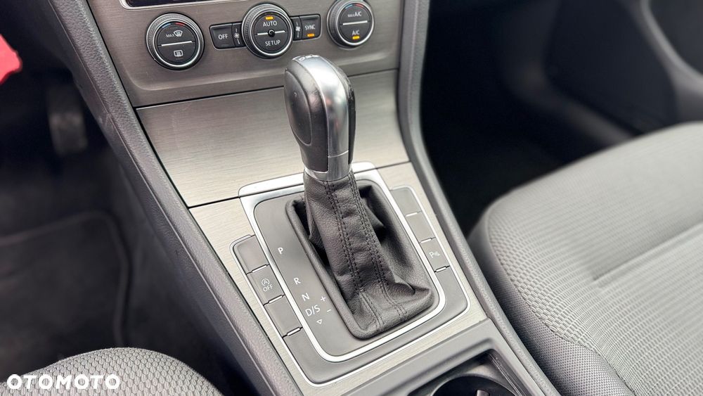 Volkswagen Golf 1.4 TSI BlueMotion Technology DSG Comfortline - 36