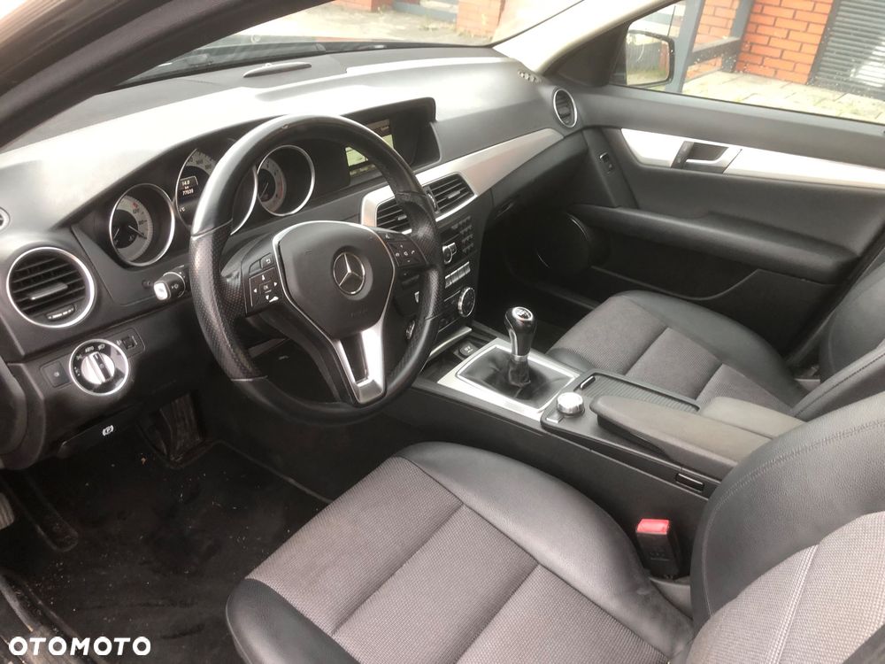 Mercedes-Benz Klasa C 180 (BlueEFFICIENCY) Avantgarde - 3