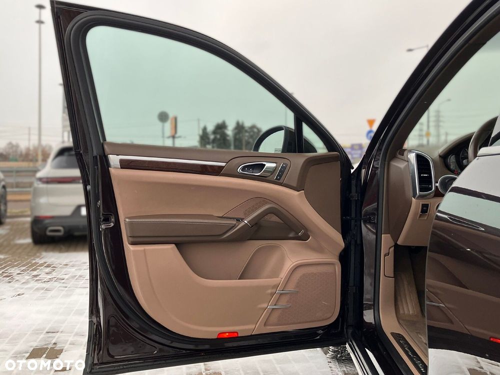 Porsche Cayenne - 22