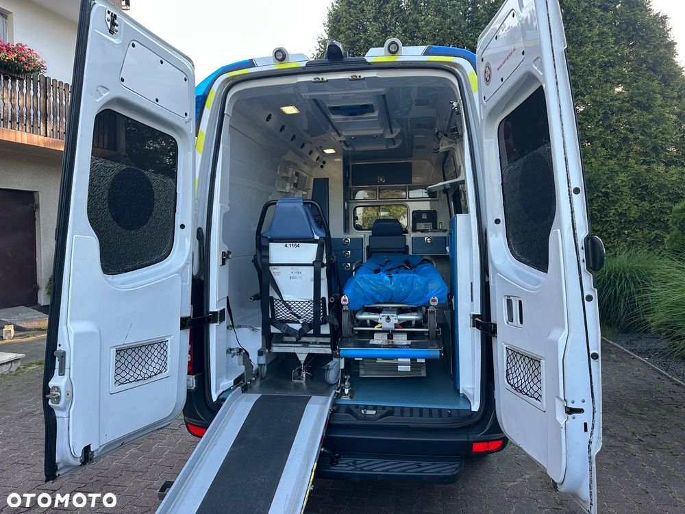 Mercedes-Benz Sprinter - 23