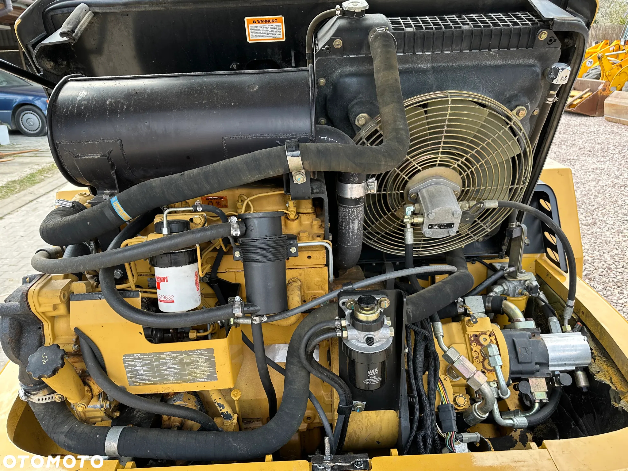 Caterpillar CAT 908 - 14