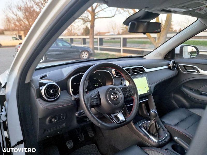 MG ZS ICE 1.5 VTI-tech Luxury - 11
