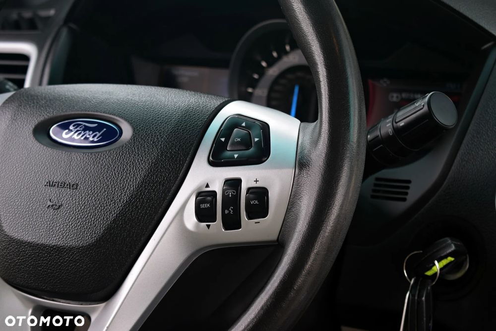 Ford Explorer - 37