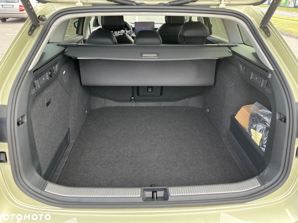 Skoda Superb 2.0 TDI SCR L&K DSG - 17