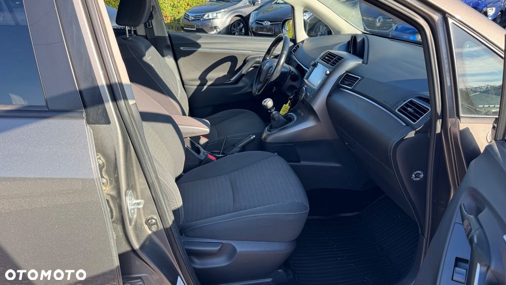Toyota Verso 1.8 Premium EU5 7os - 27