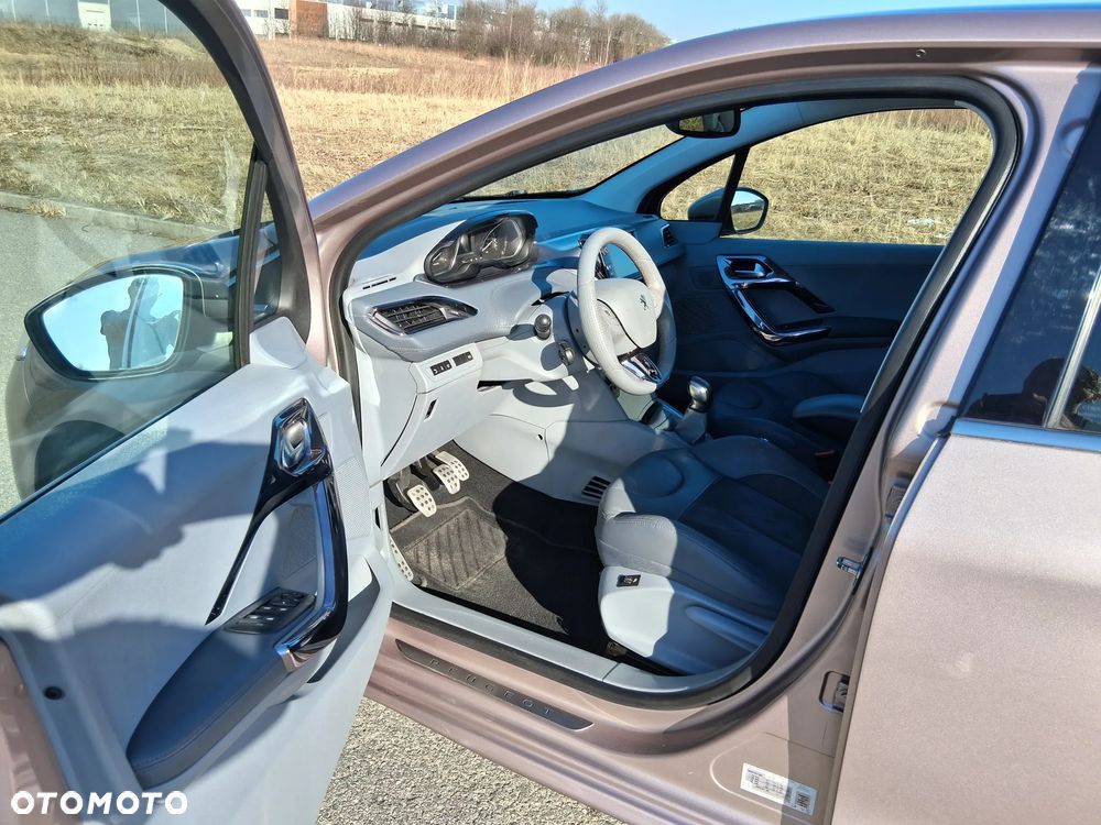 Peugeot 208 e-HDi 92 Stop&Start Style - 16