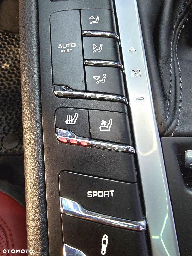 Porsche Macan GTS - 24