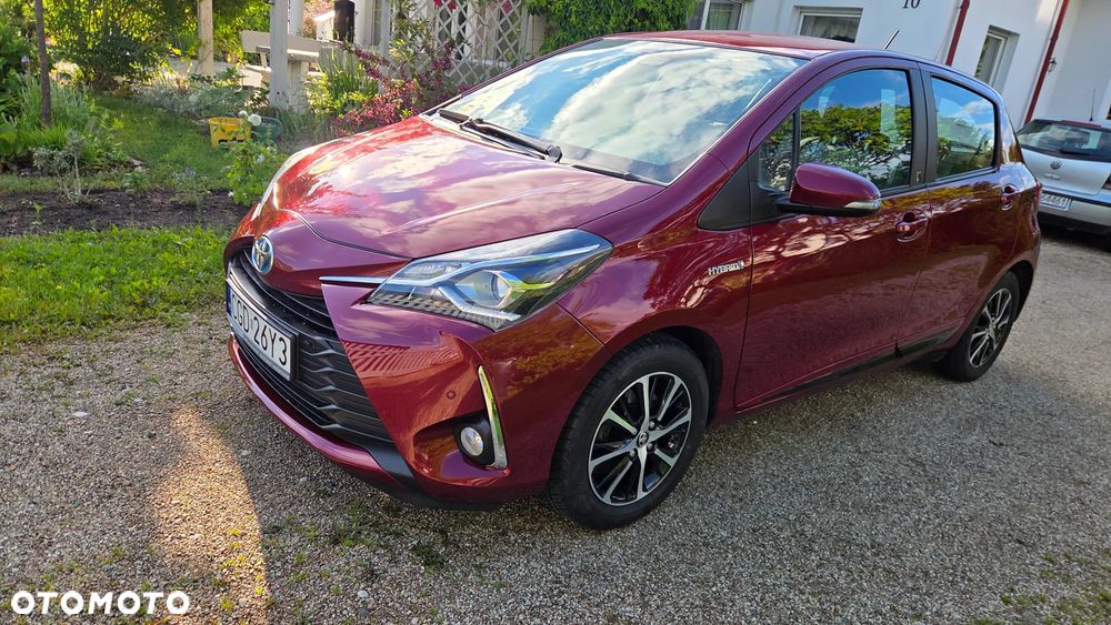 Toyota Yaris Hybrid 100 Premium EU6 - 1