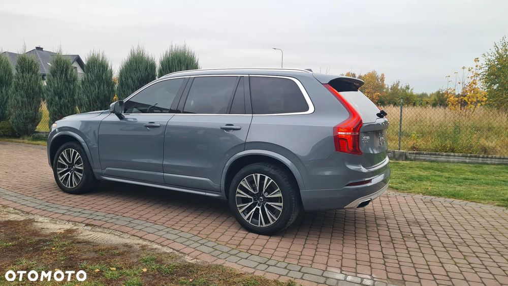 Volvo XC 90 - 9