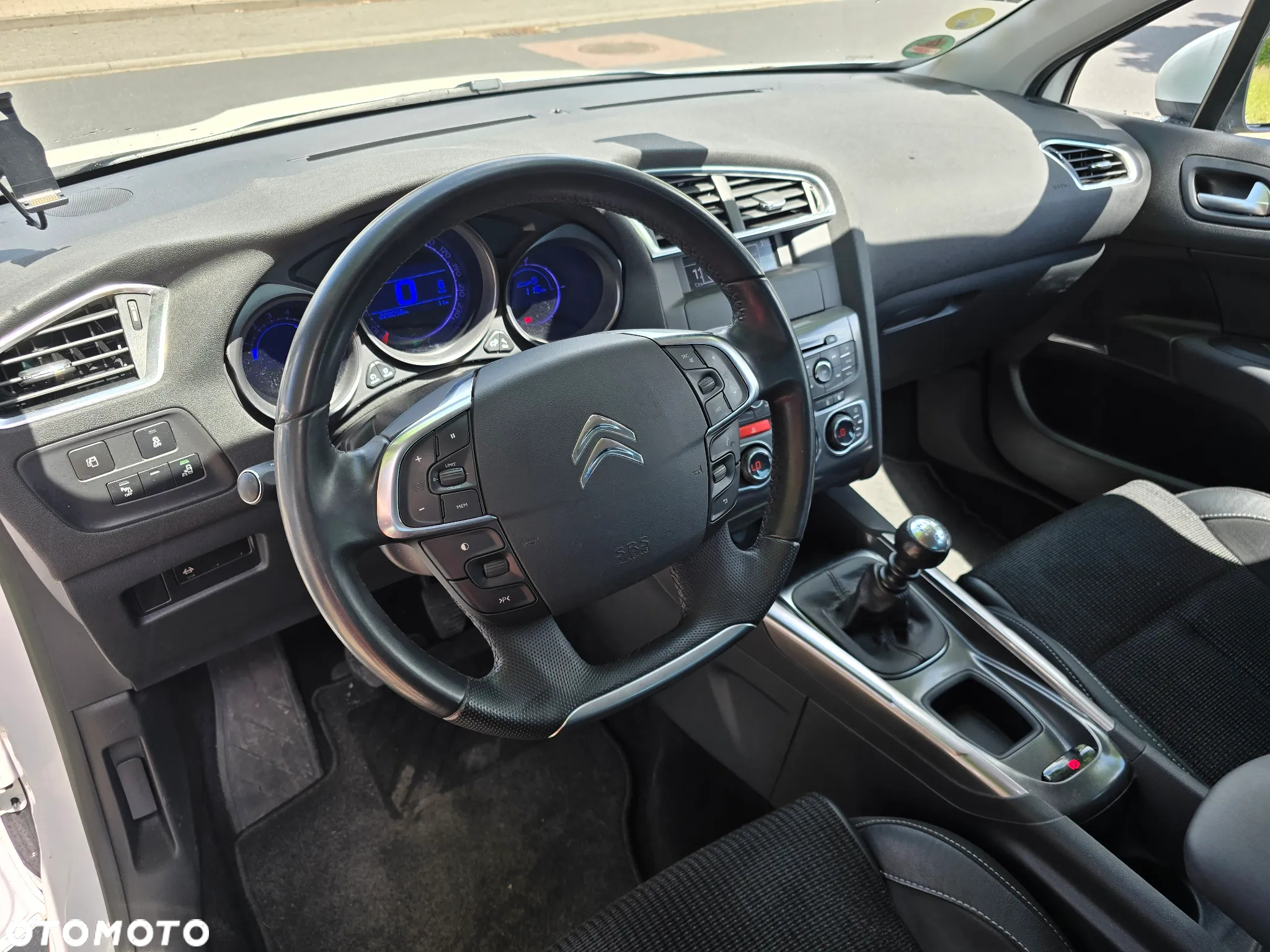 Citroën C4 2.0 HDi Exclusive - 19