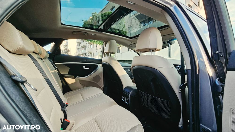 Hyundai i30 1.6 CRDI Automatik Style - 7