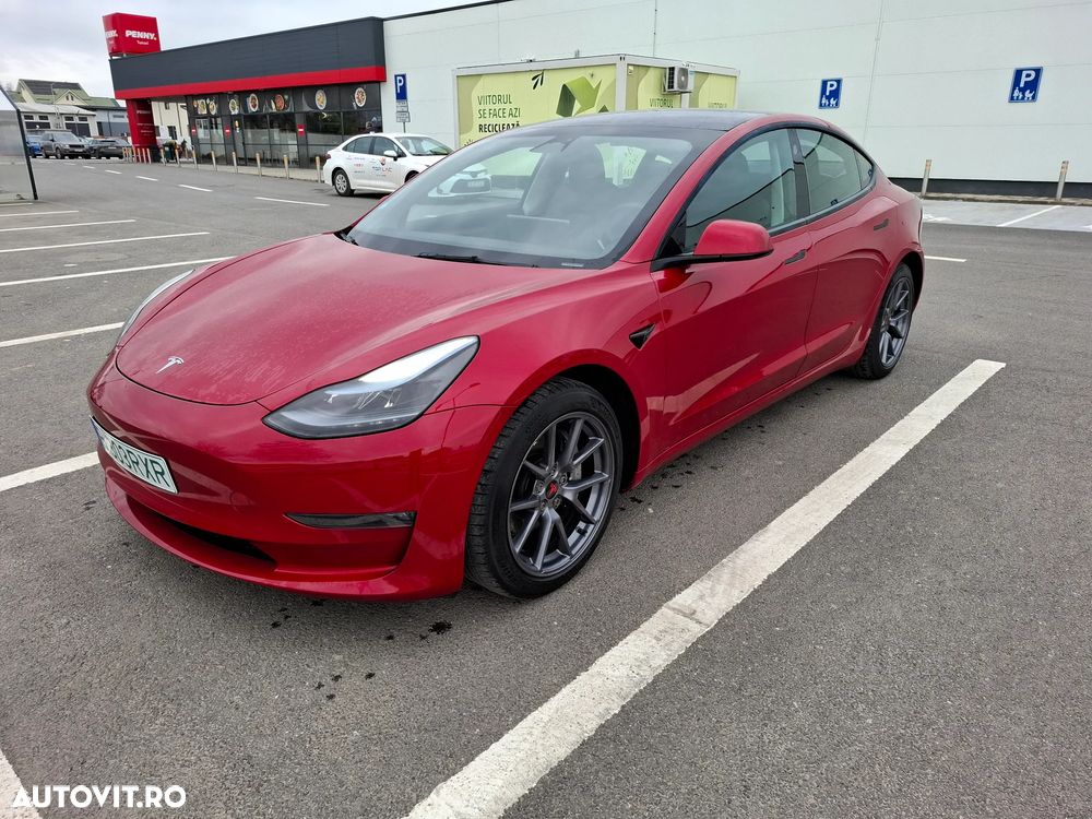 Tesla Model 3 - 1