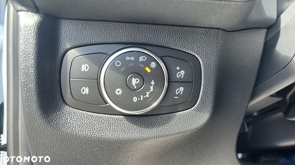 Ford Transit Courier - 12