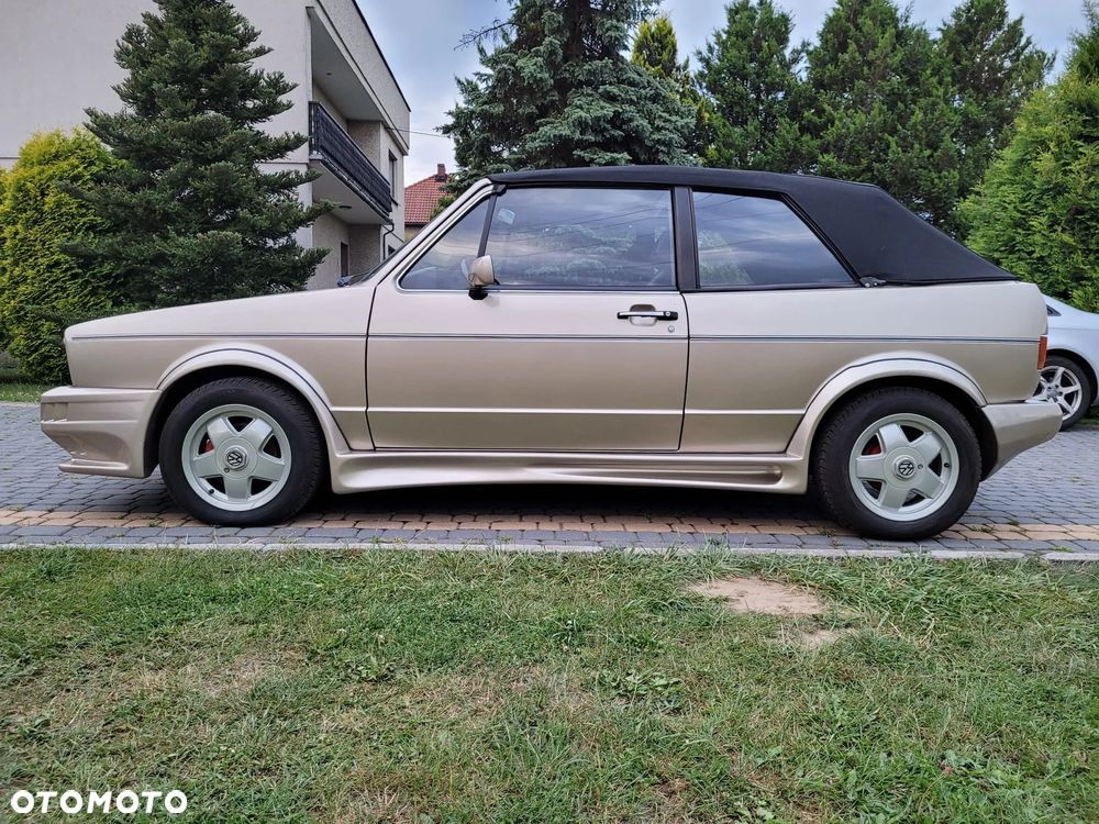 Volkswagen Golf - 1