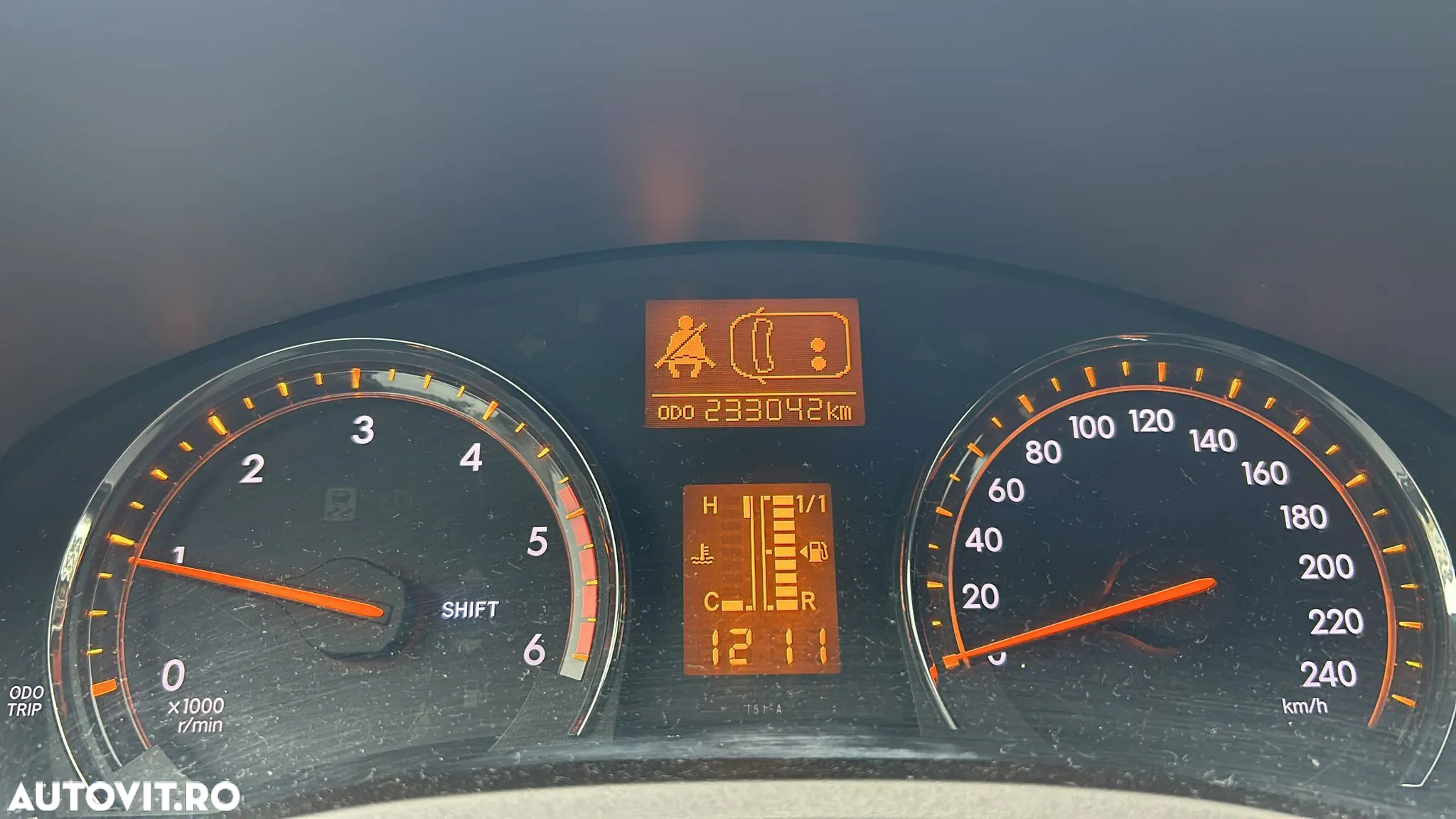 Toyota Avensis 2.0 D-4D Executive - 4