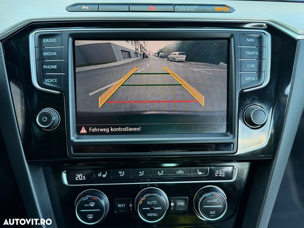 Volkswagen Passat Variant 2.0 TDI SCR DSG Elegance - 15