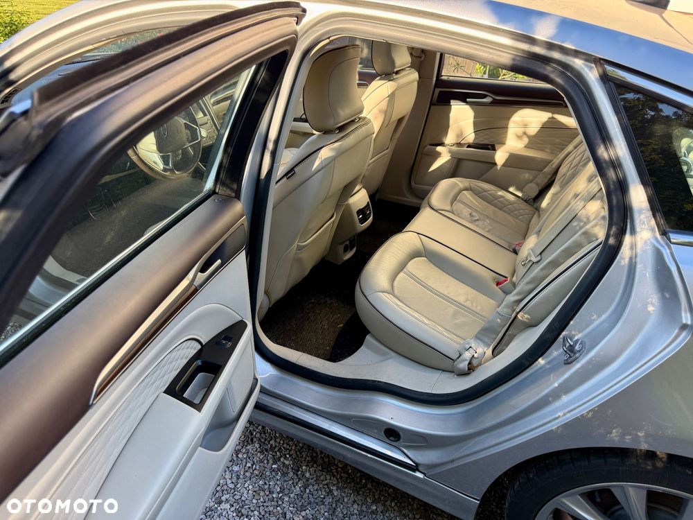 Ford Fusion - 9