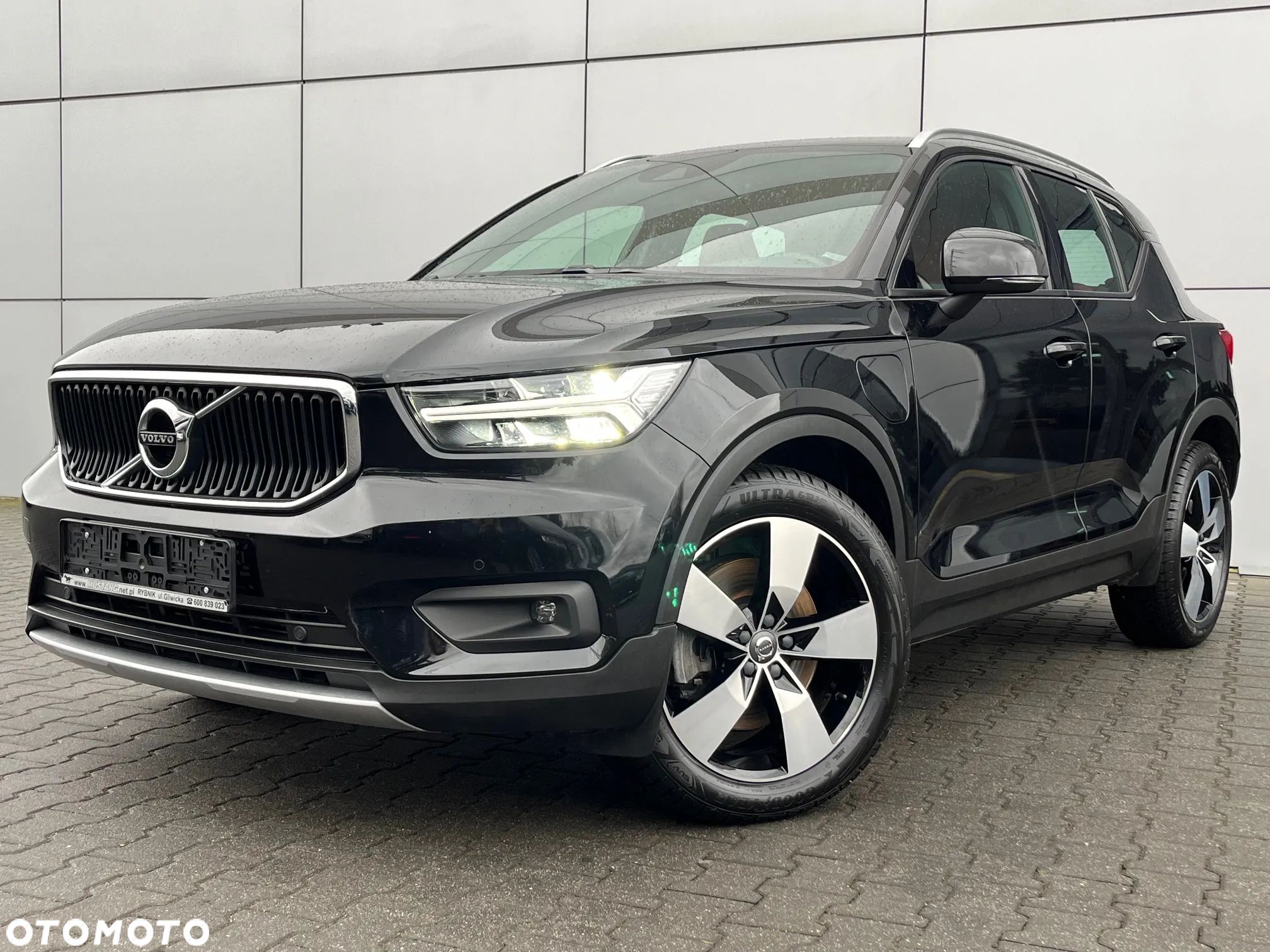 Volvo XC 40 T5 Plug-In Hybrid Inscription - 1