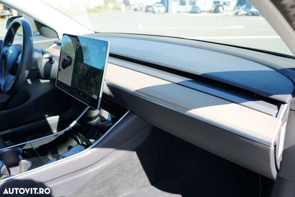 Tesla Model 3 Langstreckenbatterie Allradantrieb Dual Motor - 11