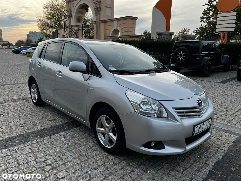 Toyota Verso 2012 photo 4