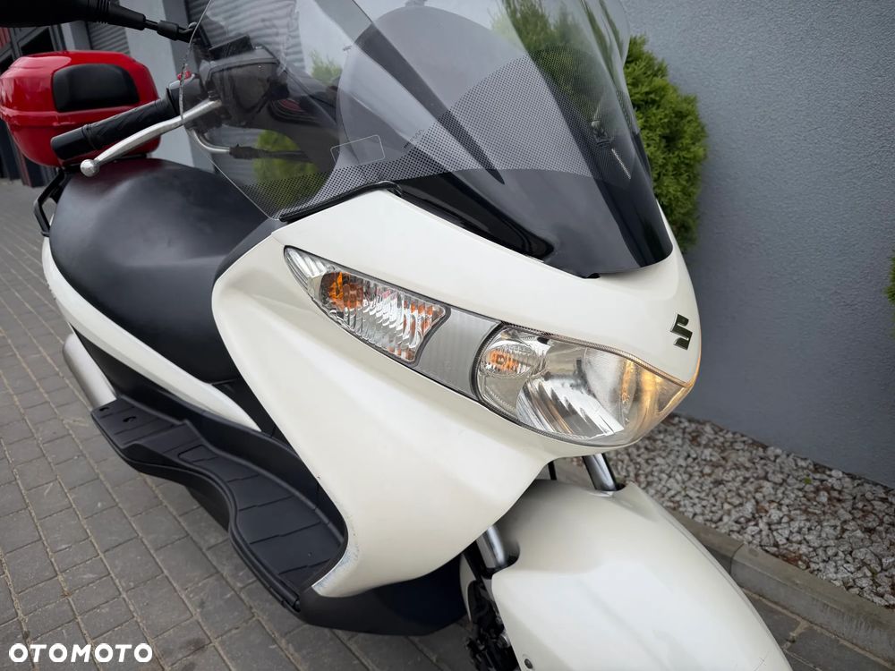 Suzuki Burgman - 10