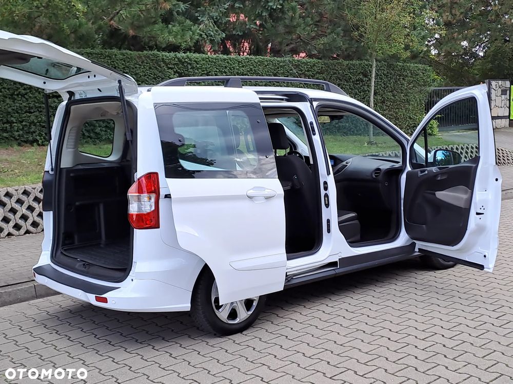 Ford Tourneo Courier - 10