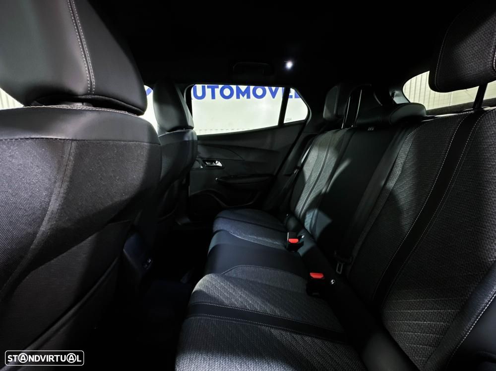 Peugeot 2008 1.2 PureTech Allure EAT8 - 10