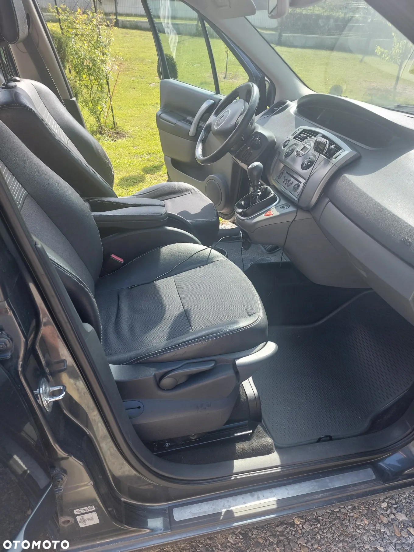 Renault Scenic 1.6 16V Emotion - 9