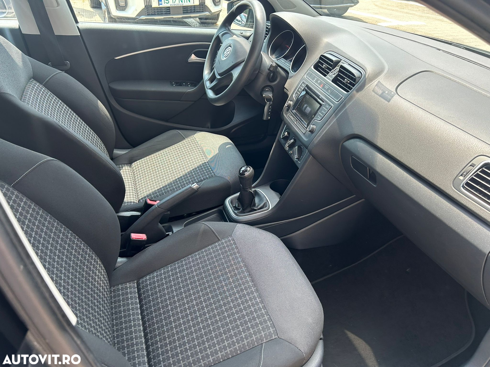 Volkswagen Polo 1.4 TDI (Blue Motion Technology) Comfortline - 8