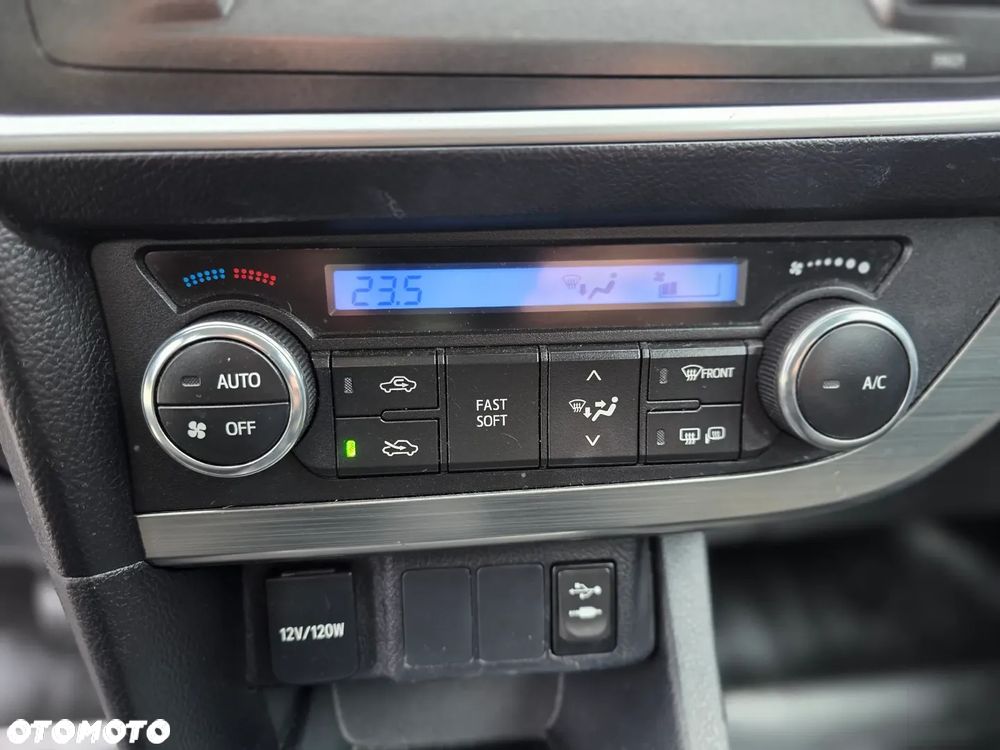 Toyota Auris 2.0 D-4D Prestige - 33