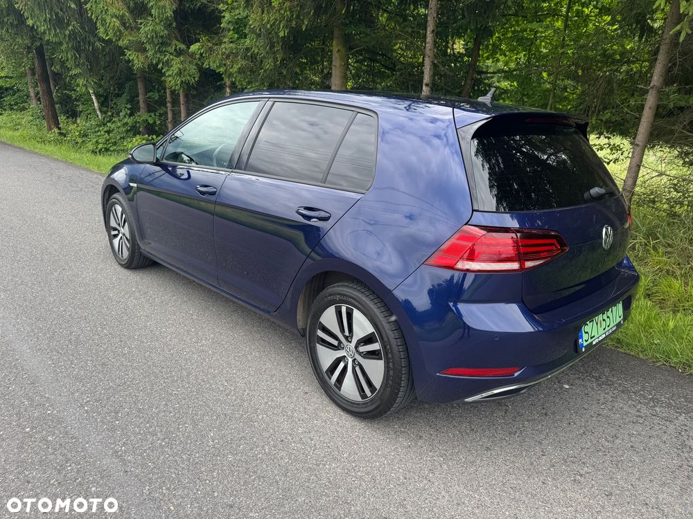 Volkswagen Golf - 4