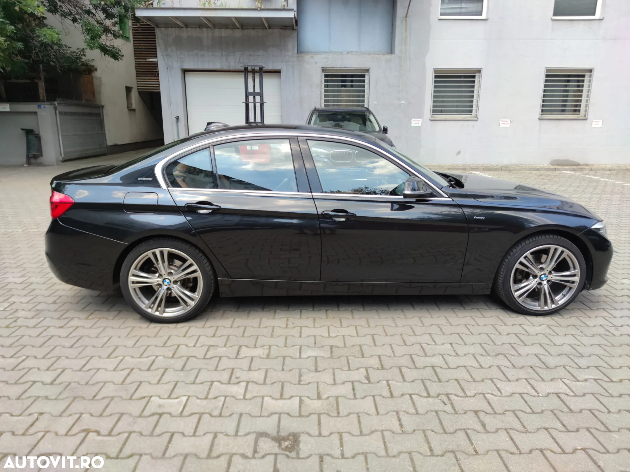 BMW Seria 3 330e iPerformance Luxury Line - 9