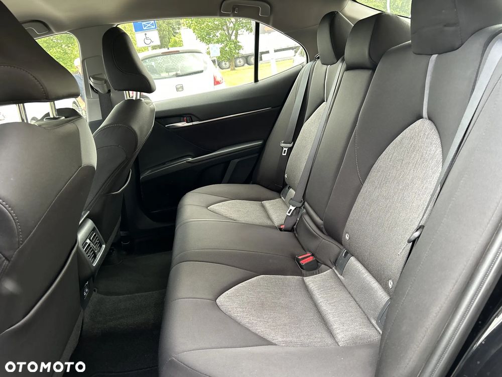 Toyota Camry 2.5 Hybrid Comfort CVT - 23